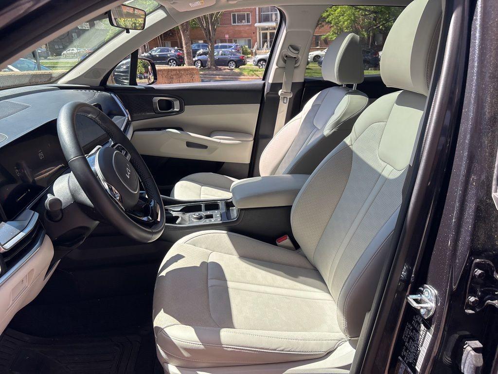 used 2025 Kia Sorento car, priced at $32,300