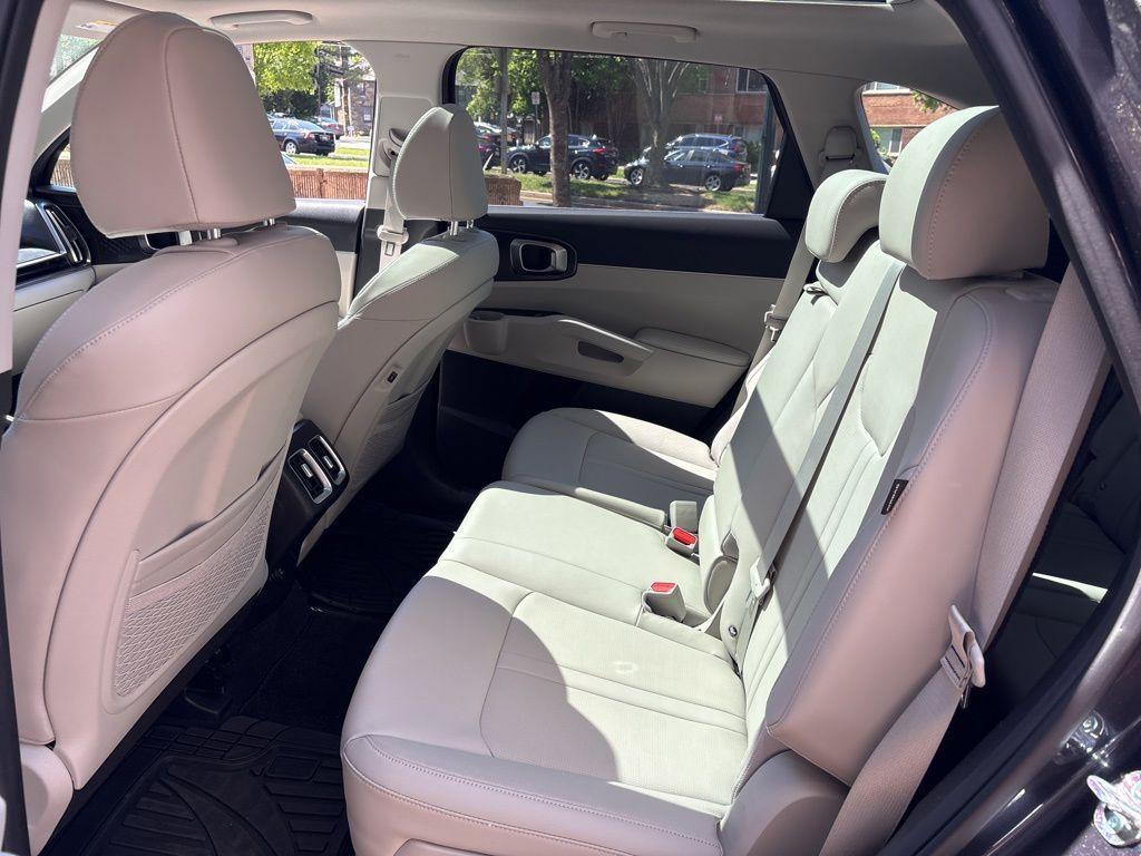 used 2025 Kia Sorento car, priced at $32,300