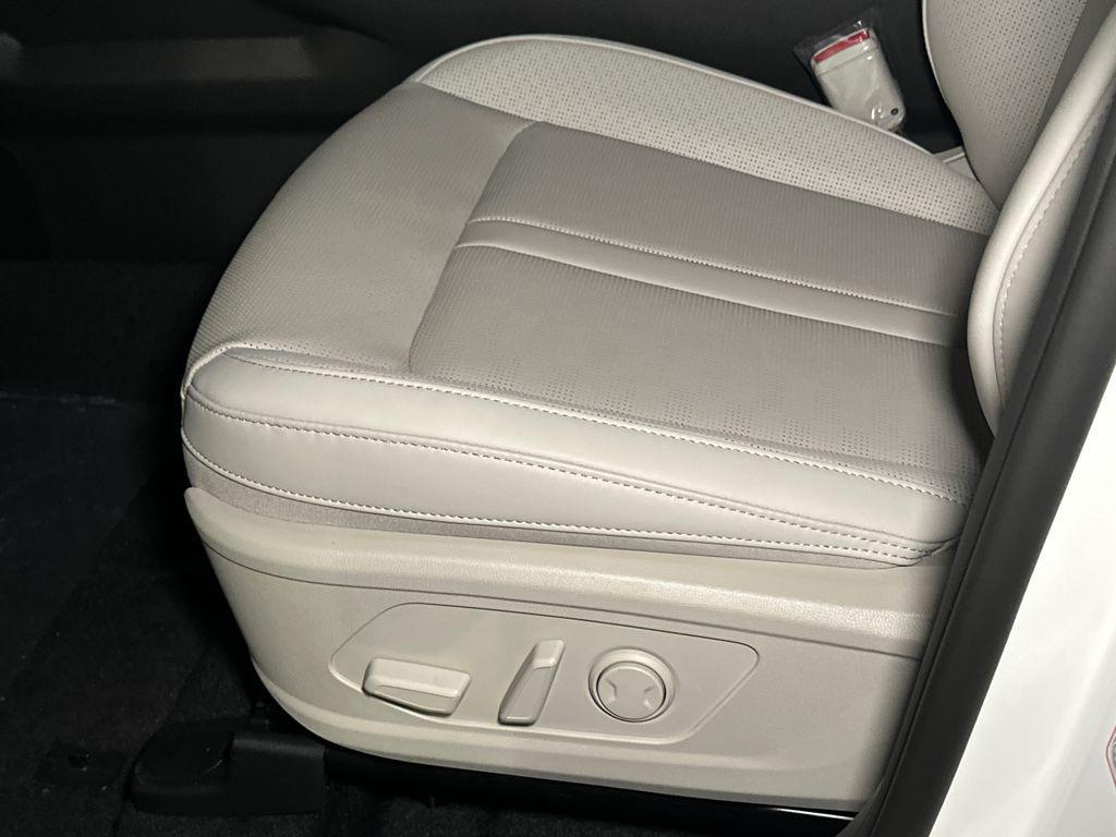 new 2026 Kia Sorento Plug-In Hybrid car, priced at $47,816