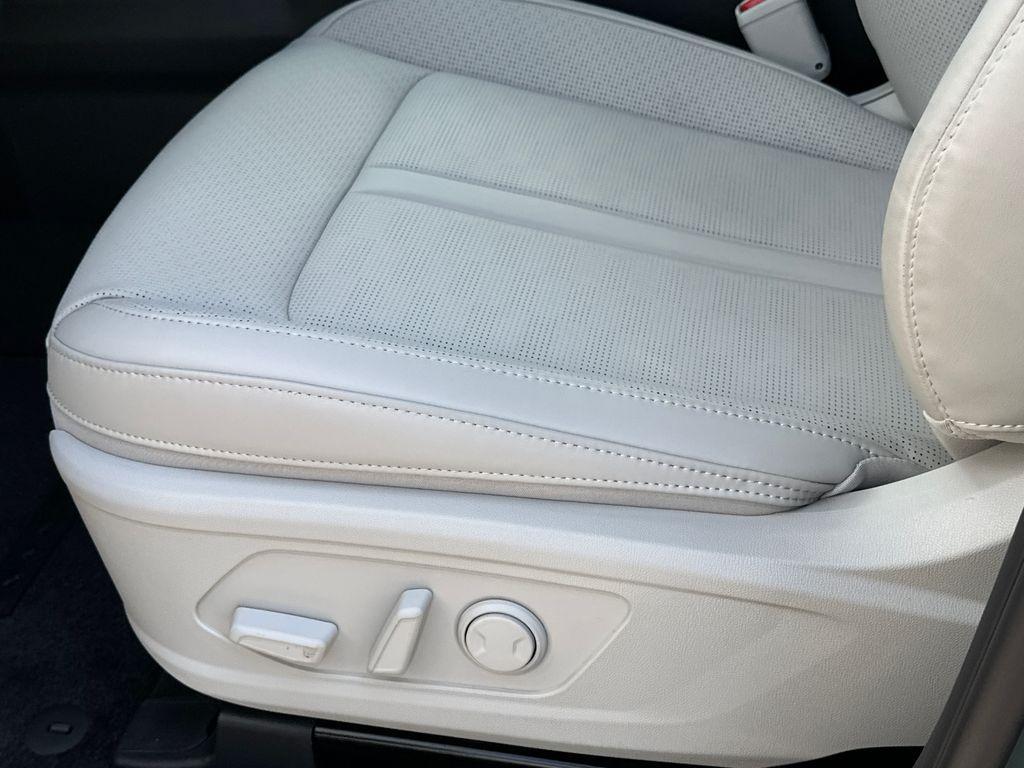 new 2026 Kia Sorento Hybrid car, priced at $40,493