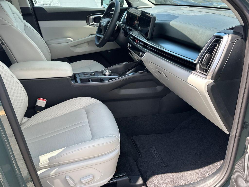 new 2026 Kia Sorento Hybrid car, priced at $40,493