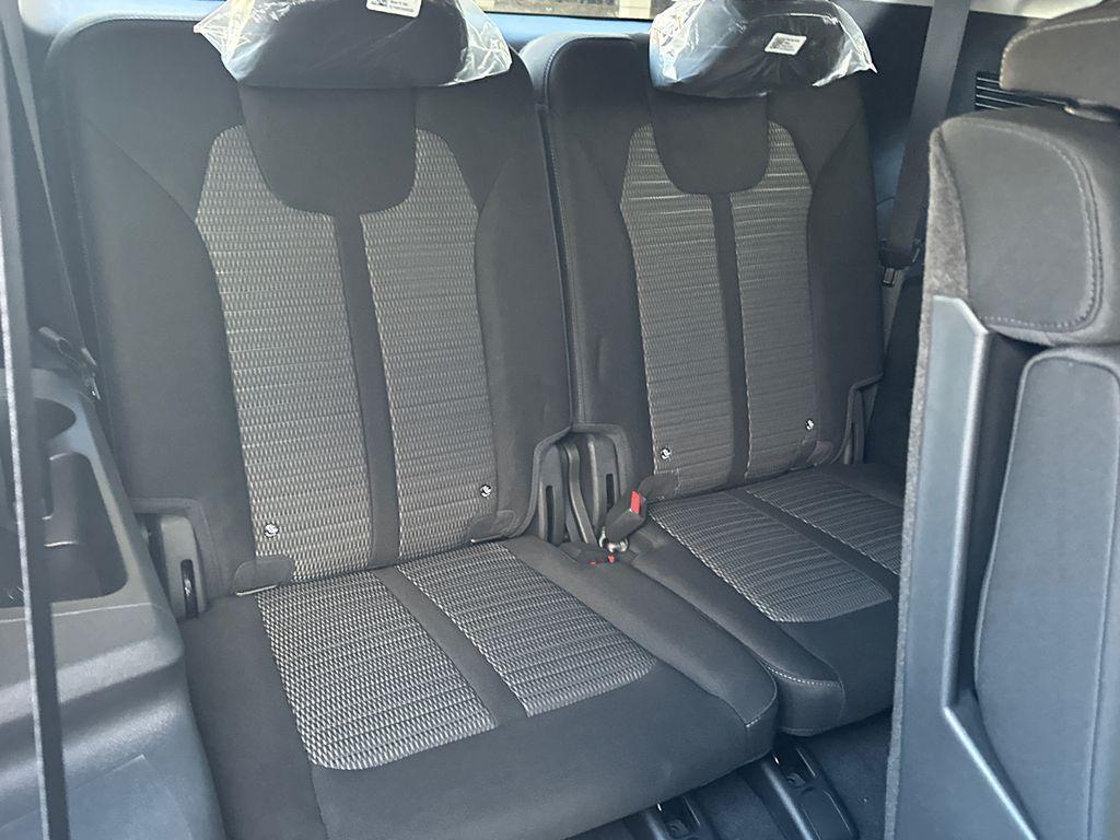 new 2026 Kia Sorento car, priced at $30,642