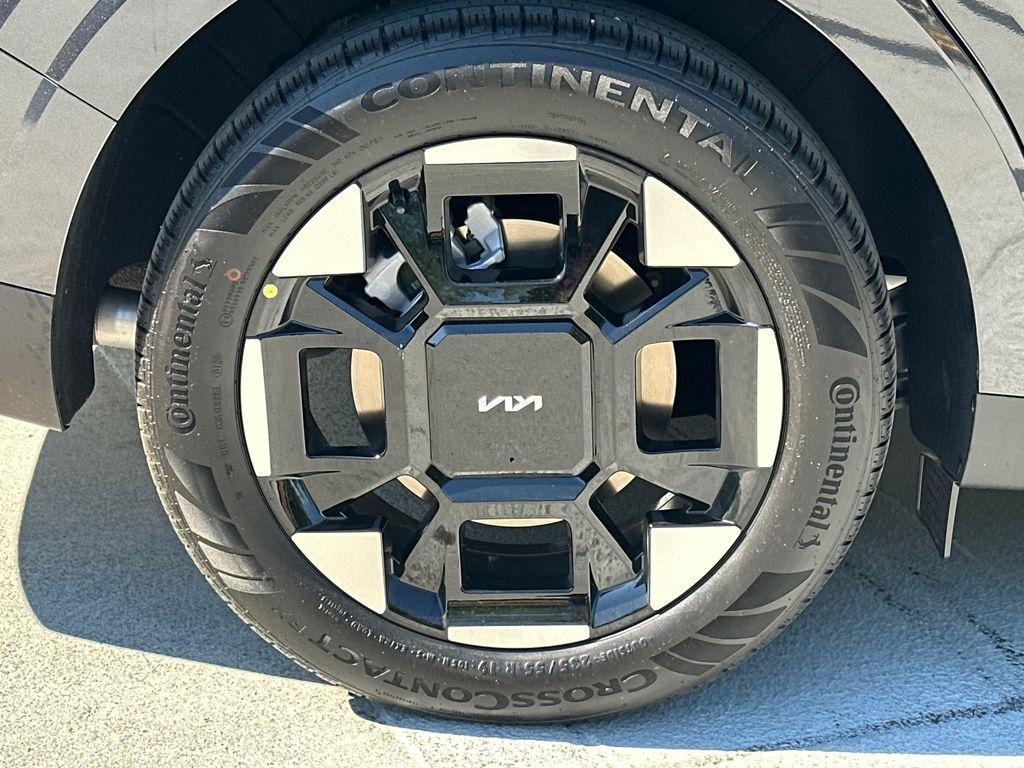 new 2026 Kia Carnival car, priced at $40,933