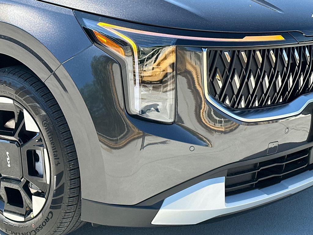 new 2026 Kia Carnival car, priced at $40,933