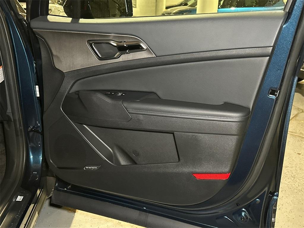 new 2026 Kia Sportage Plug-In Hybrid car, priced at $46,126