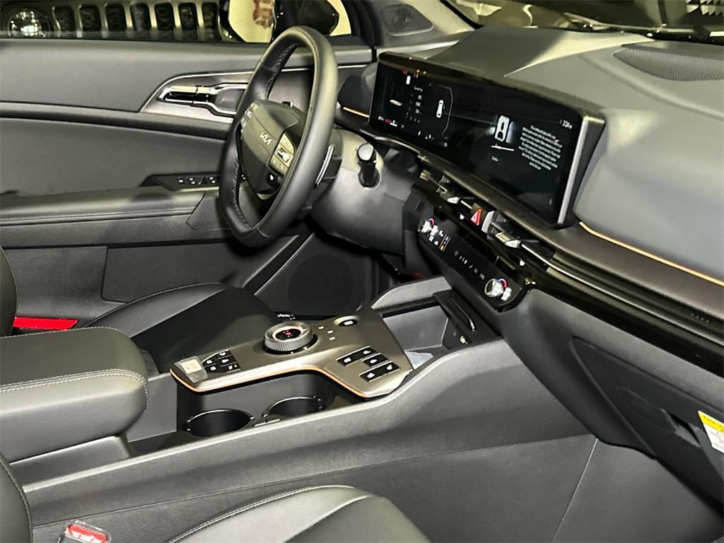 new 2026 Kia Sportage Plug-In Hybrid car, priced at $46,126