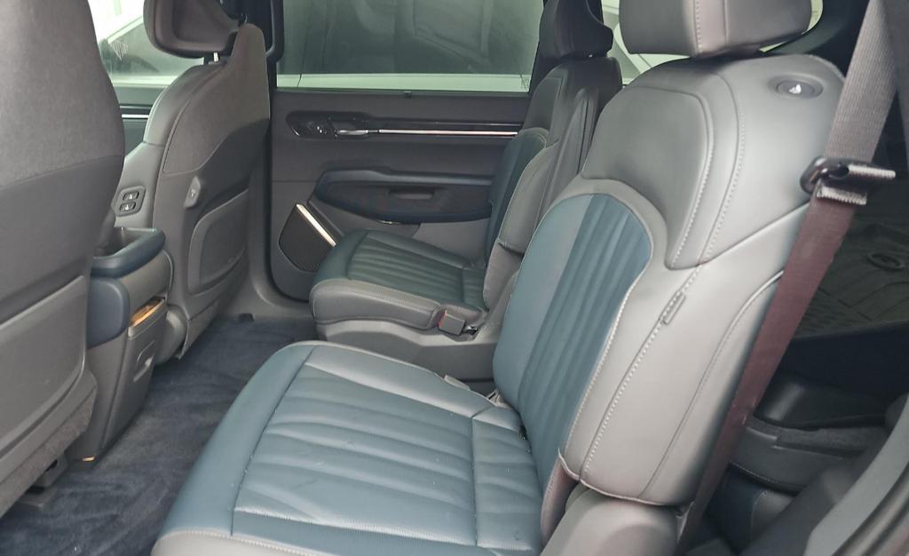 used 2024 Kia EV9 car, priced at $45,250