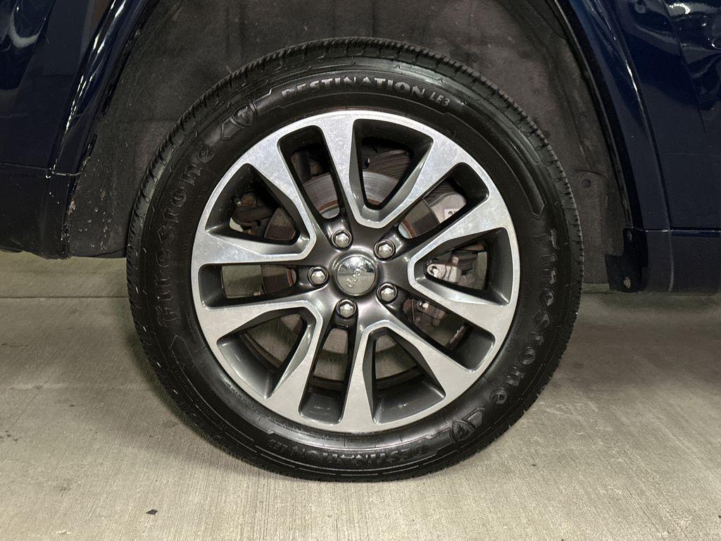 used 2017 Jeep Grand Cherokee car, priced at $18,800