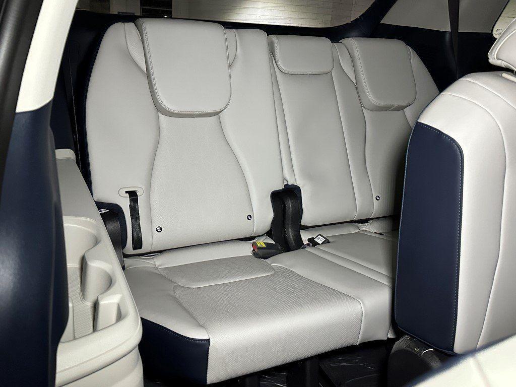 new 2025 Kia Carnival car, priced at $43,900