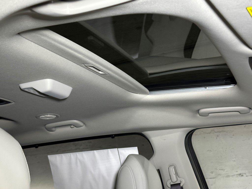 new 2025 Kia Carnival car, priced at $43,900