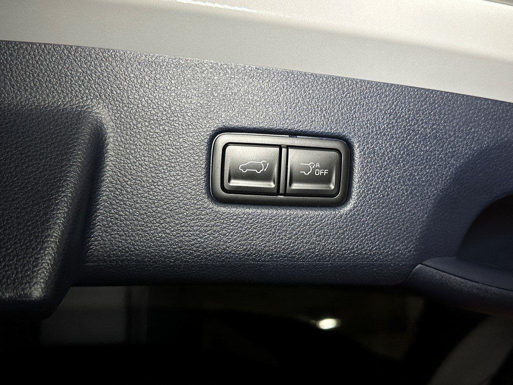 new 2025 Kia Carnival car, priced at $43,900