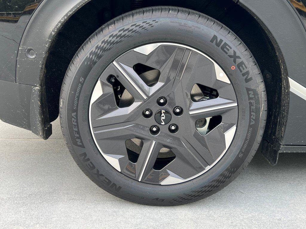 new 2025 Kia EV6 car, priced at $37,560