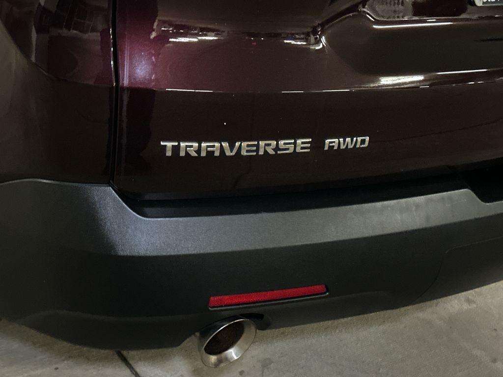 used 2023 Chevrolet Traverse car, priced at $27,050