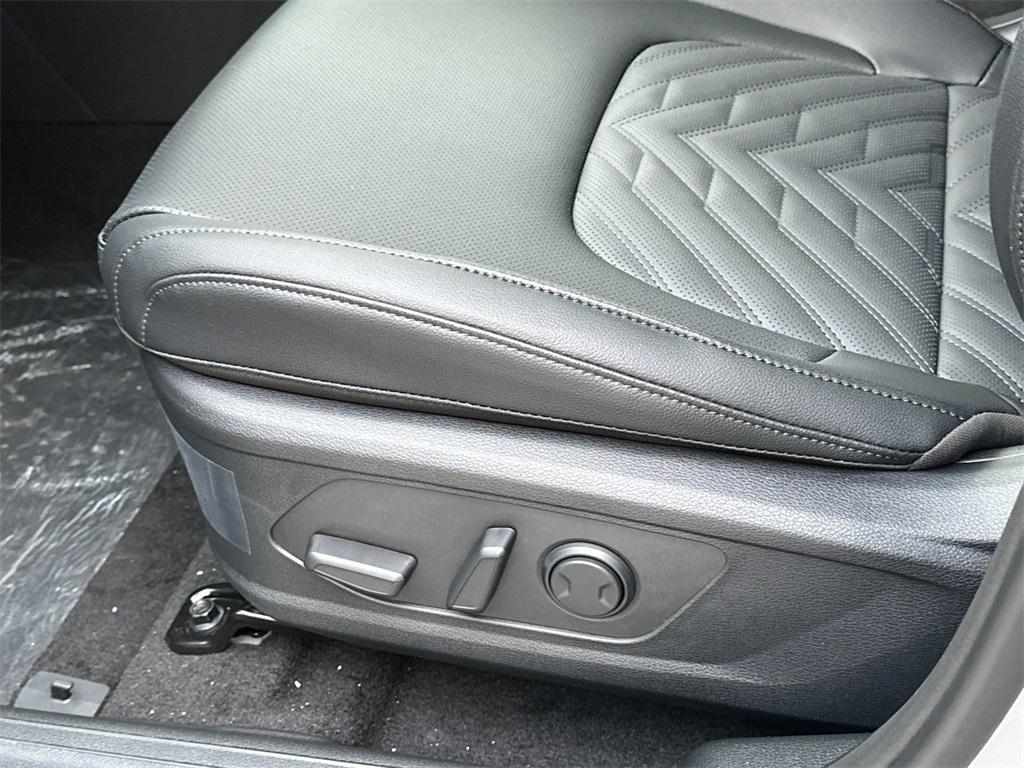 new 2026 Kia Sportage Plug-In Hybrid car, priced at $39,892