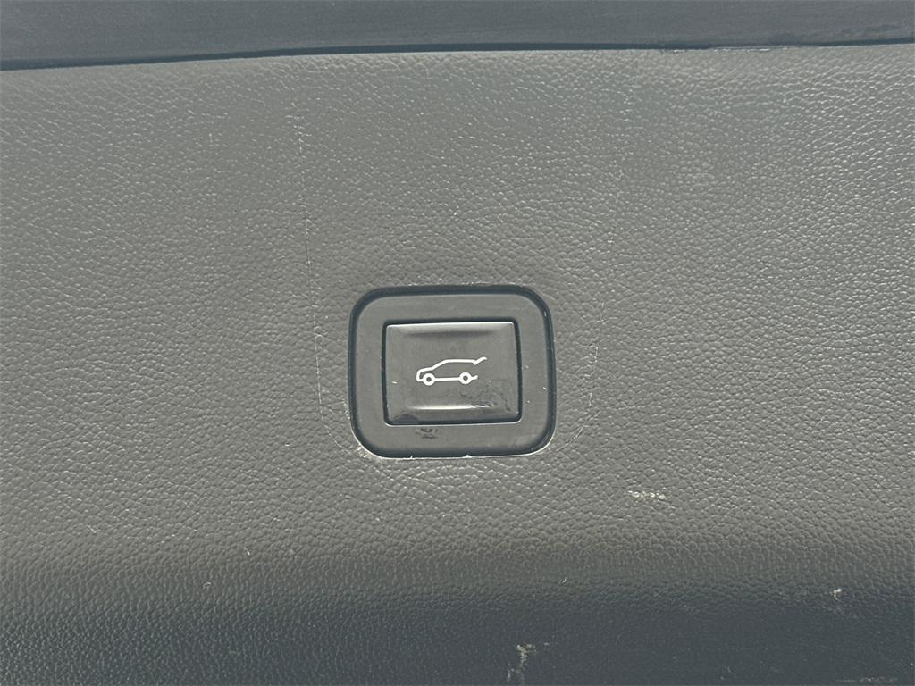 used 2019 Chevrolet Traverse car, priced at $19,500