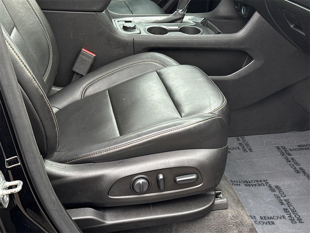 used 2019 Chevrolet Traverse car, priced at $19,500