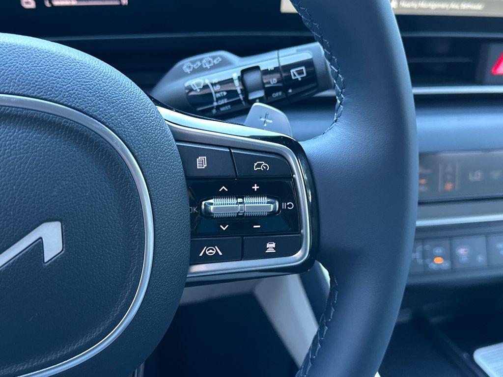 new 2026 Kia Carnival Hybrid car, priced at $42,833