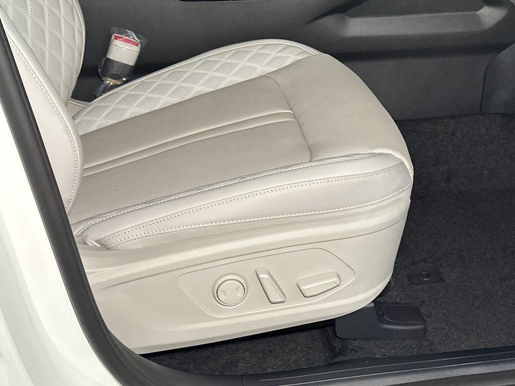 new 2026 Kia Sorento Hybrid car, priced at $44,823