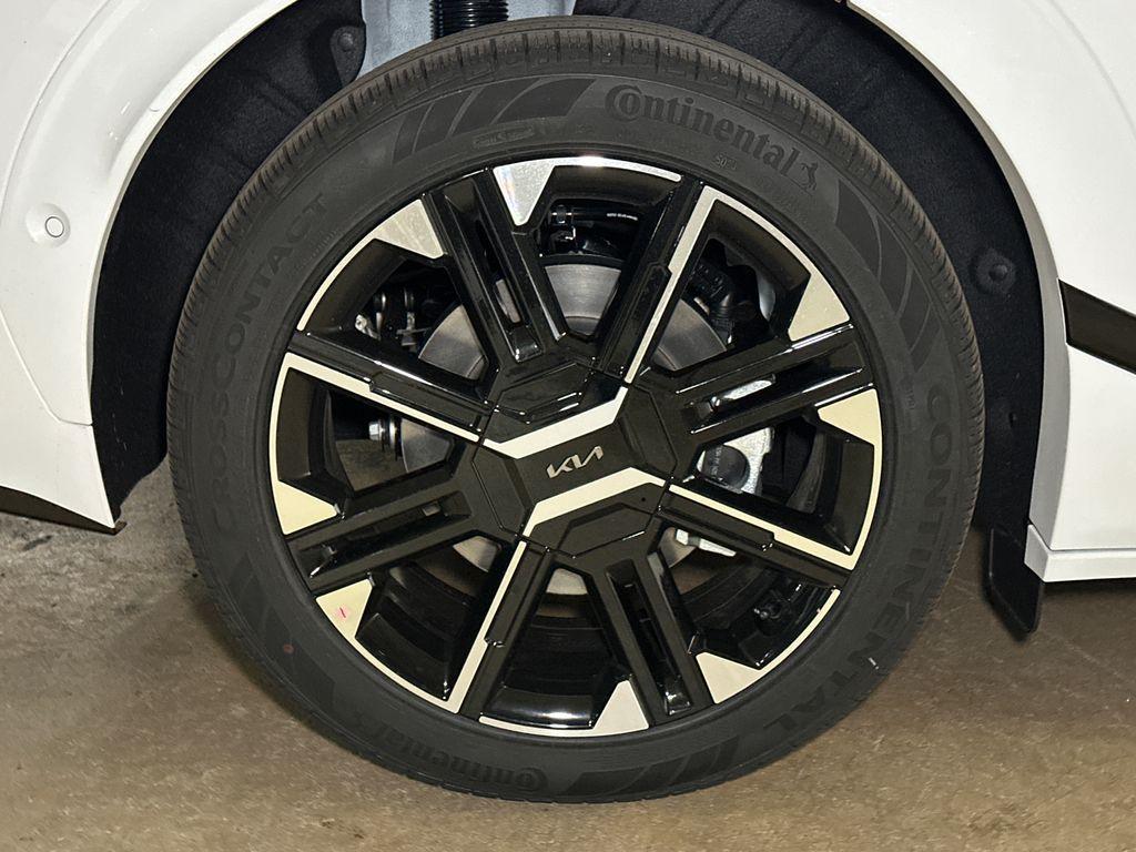 new 2025 Kia EV6 car, priced at $57,414