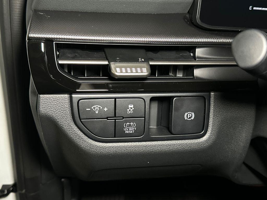 new 2026 Kia Sportage Hybrid car, priced at $29,215