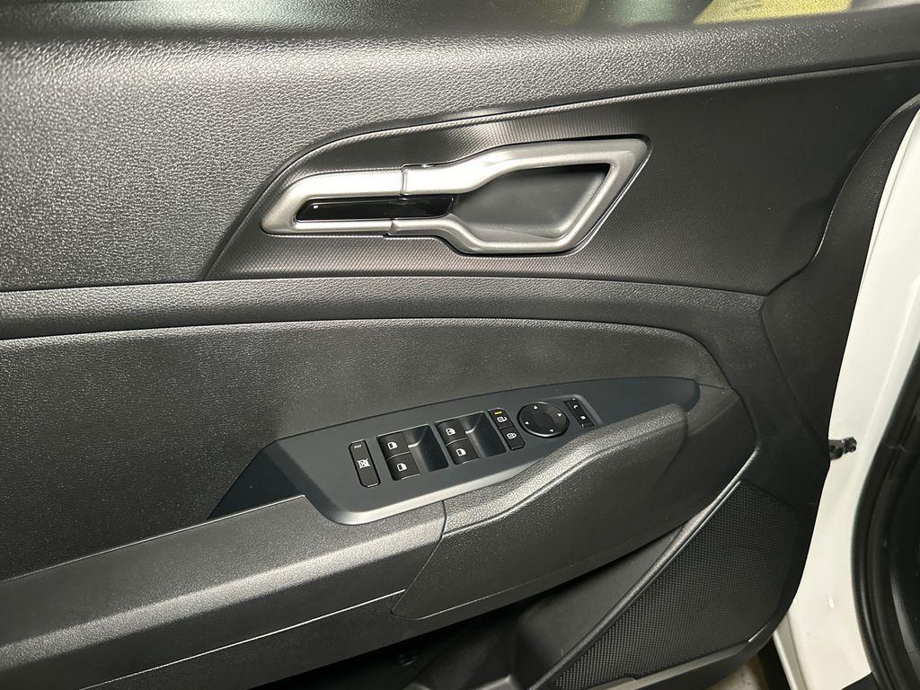 new 2026 Kia Sportage Hybrid car, priced at $29,215