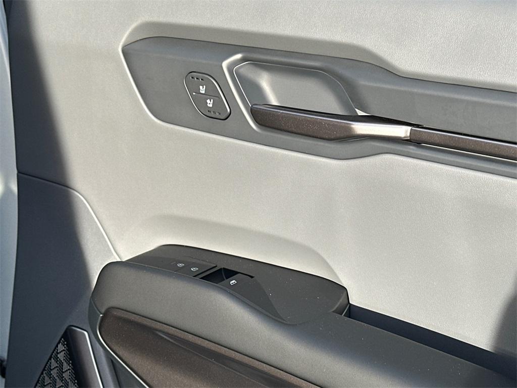 new 2026 Kia EV9 car, priced at $48,235