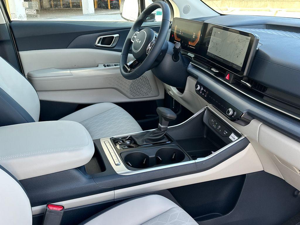 new 2026 Kia Carnival car, priced at $40,292