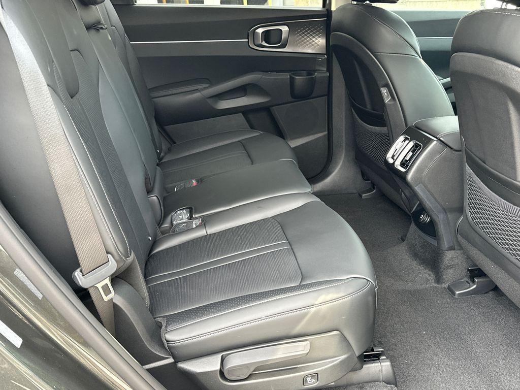 new 2026 Kia Sorento Plug-In Hybrid car, priced at $47,375