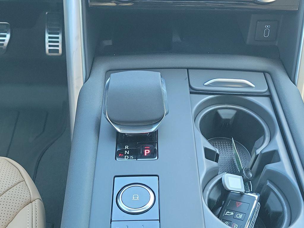 new 2026 Land Rover Discovery car, priced at $84,724