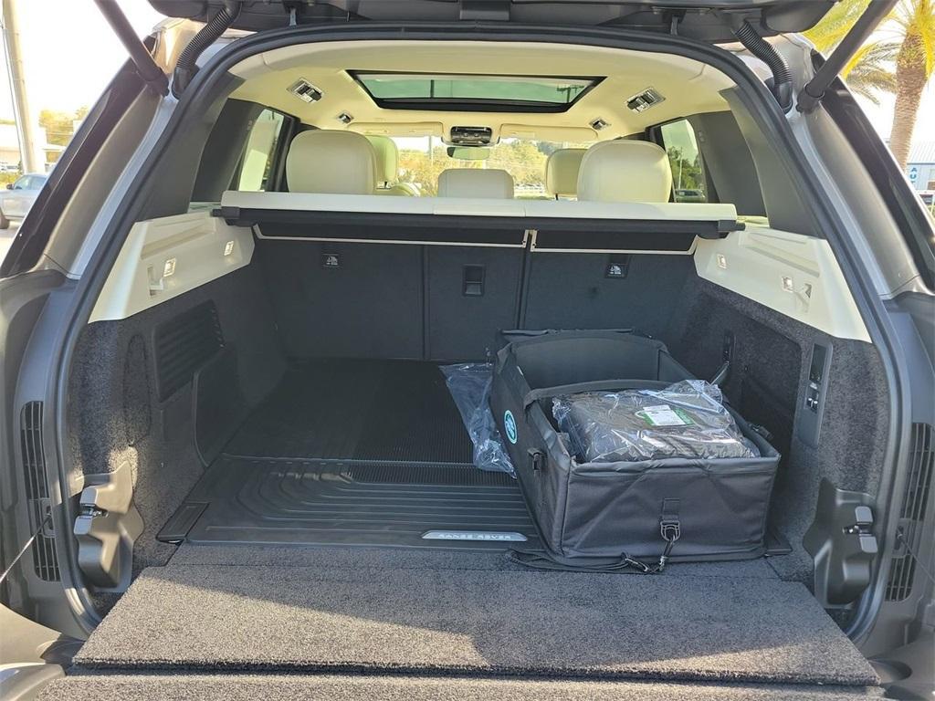new 2026 Land Rover Range Rover car, priced at $153,205