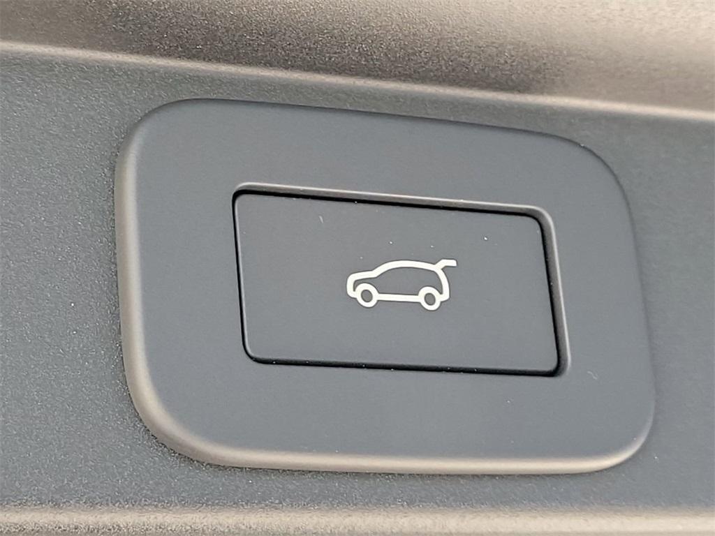 new 2026 Land Rover Range Rover car, priced at $162,665