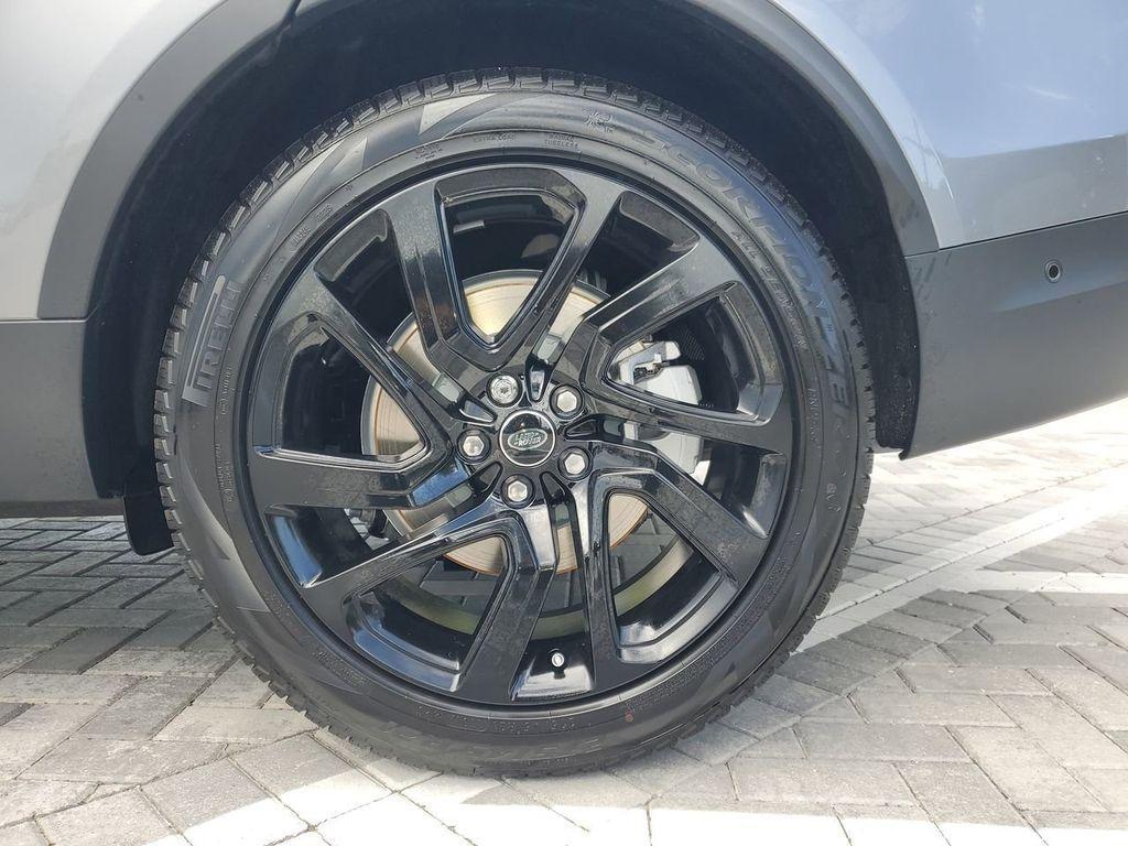 new 2025 Land Rover Discovery car, priced at $64,470