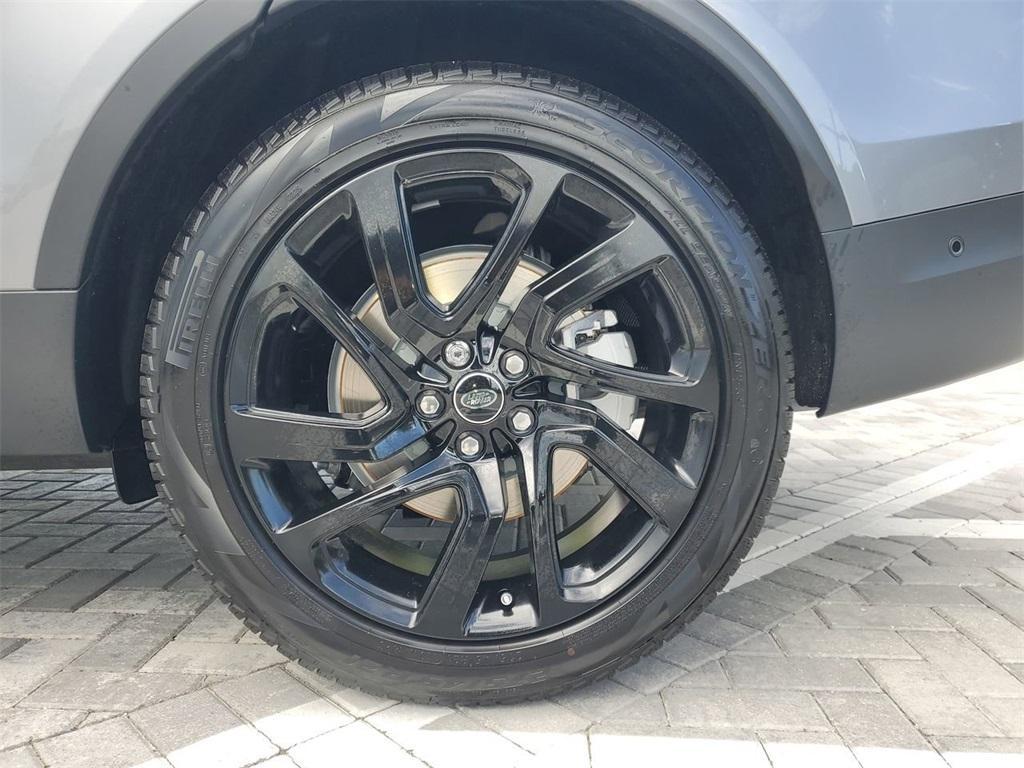 new 2025 Land Rover Discovery car, priced at $64,470