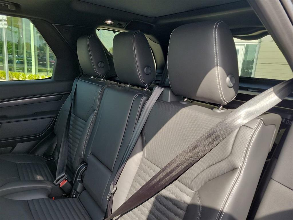 new 2025 Land Rover Discovery car, priced at $79,997