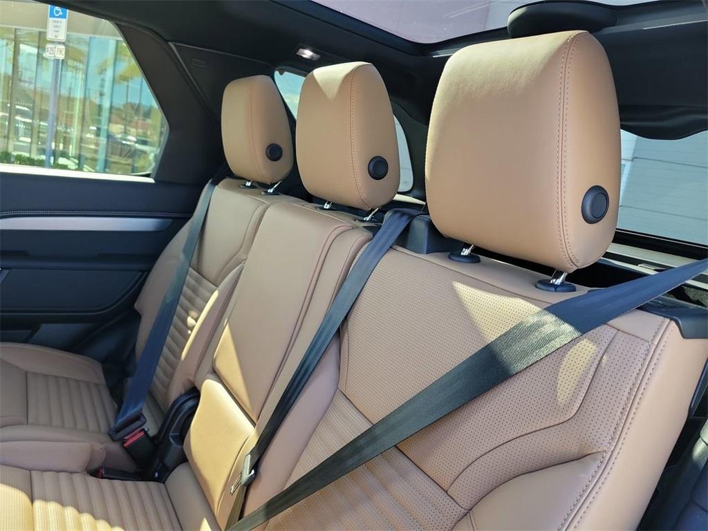 new 2026 Land Rover Discovery car, priced at $79,026