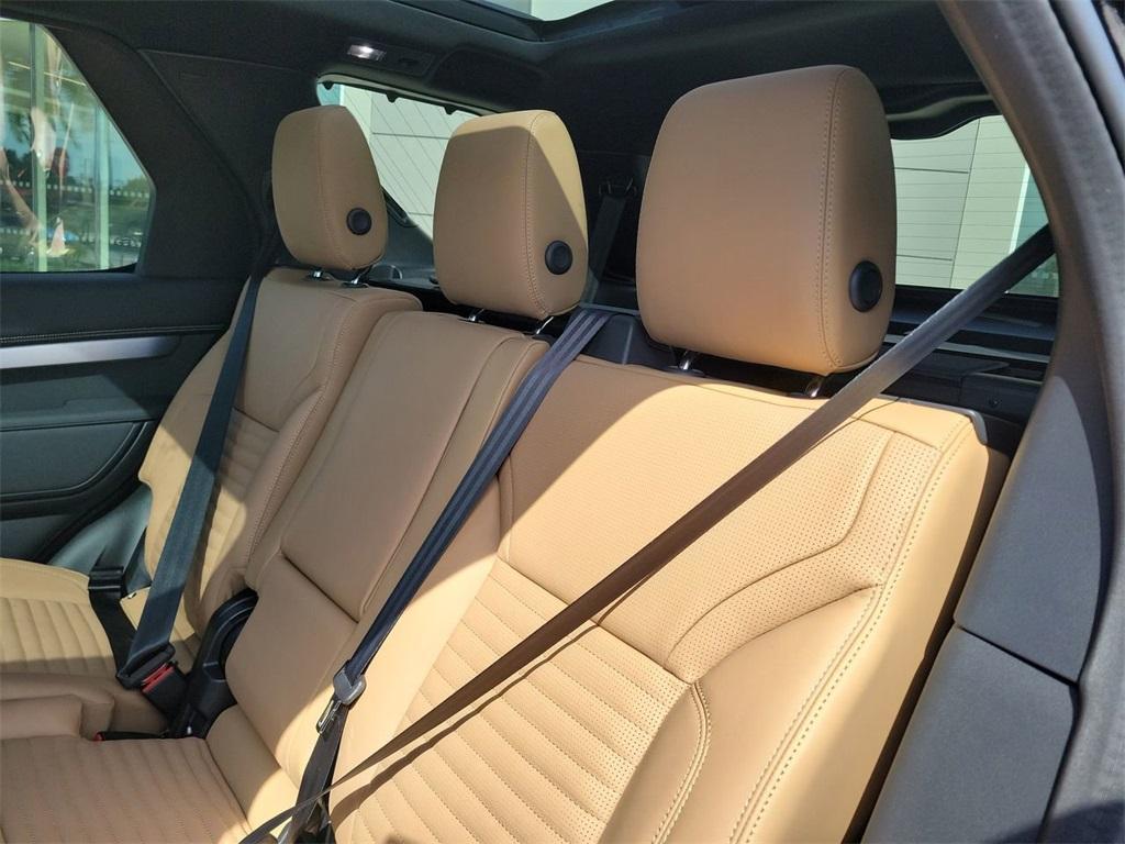 new 2025 Land Rover Discovery car, priced at $72,997