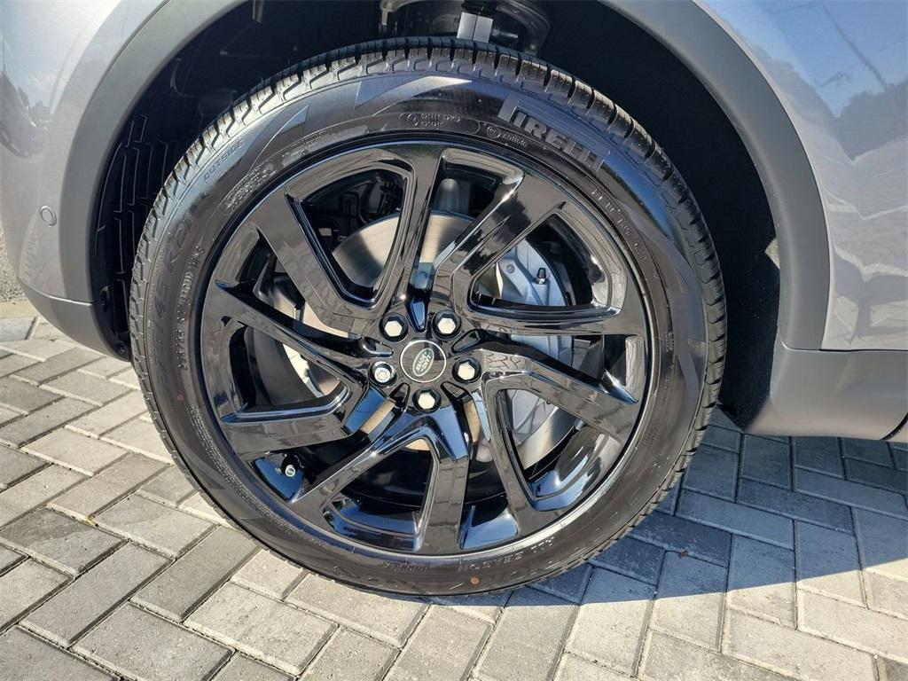 new 2025 Land Rover Discovery car, priced at $64,997