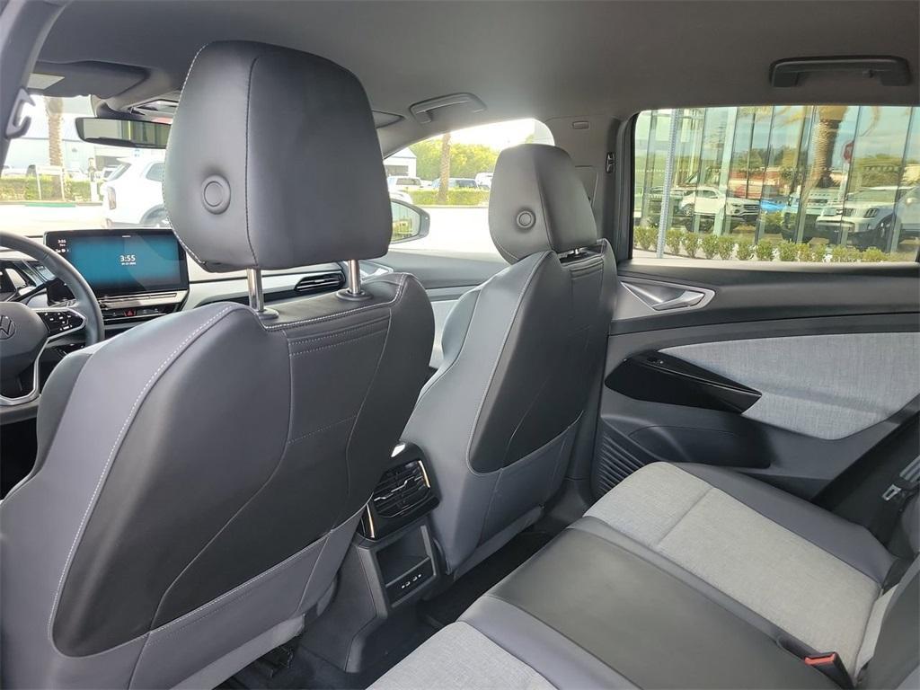 used 2024 Volkswagen ID.4 car, priced at $19,997