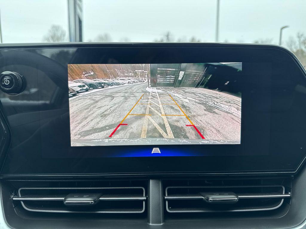 used 2024 Chevrolet Trax car, priced at $19,000