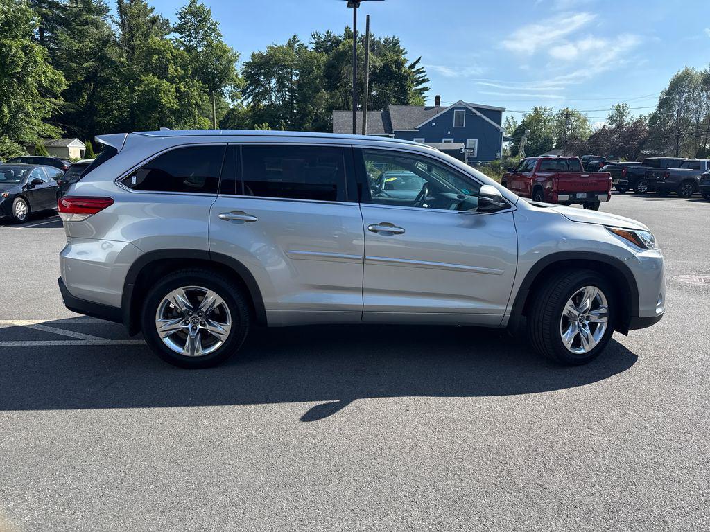 used 2018 Toyota Highlander car, priced at $25,699