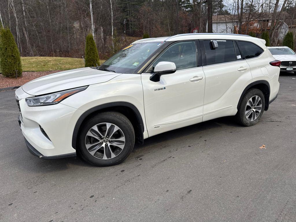 used 2020 Toyota Highlander Hybrid car, priced at $25,000