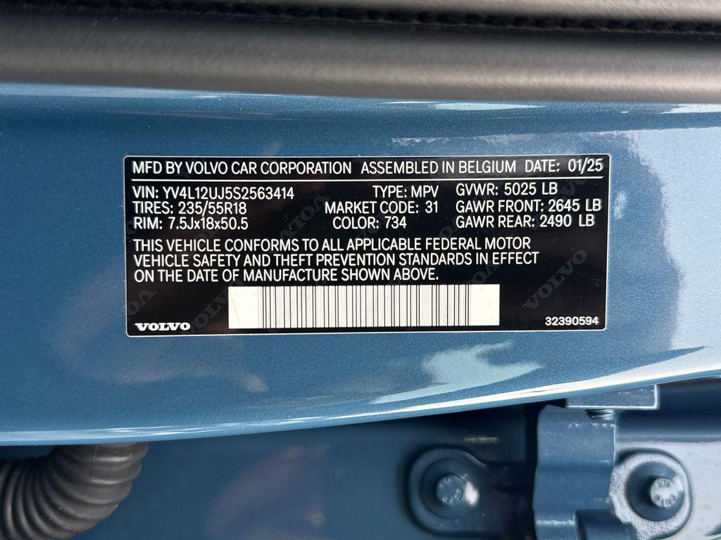 used 2025 Volvo XC40 car, priced at $28,500