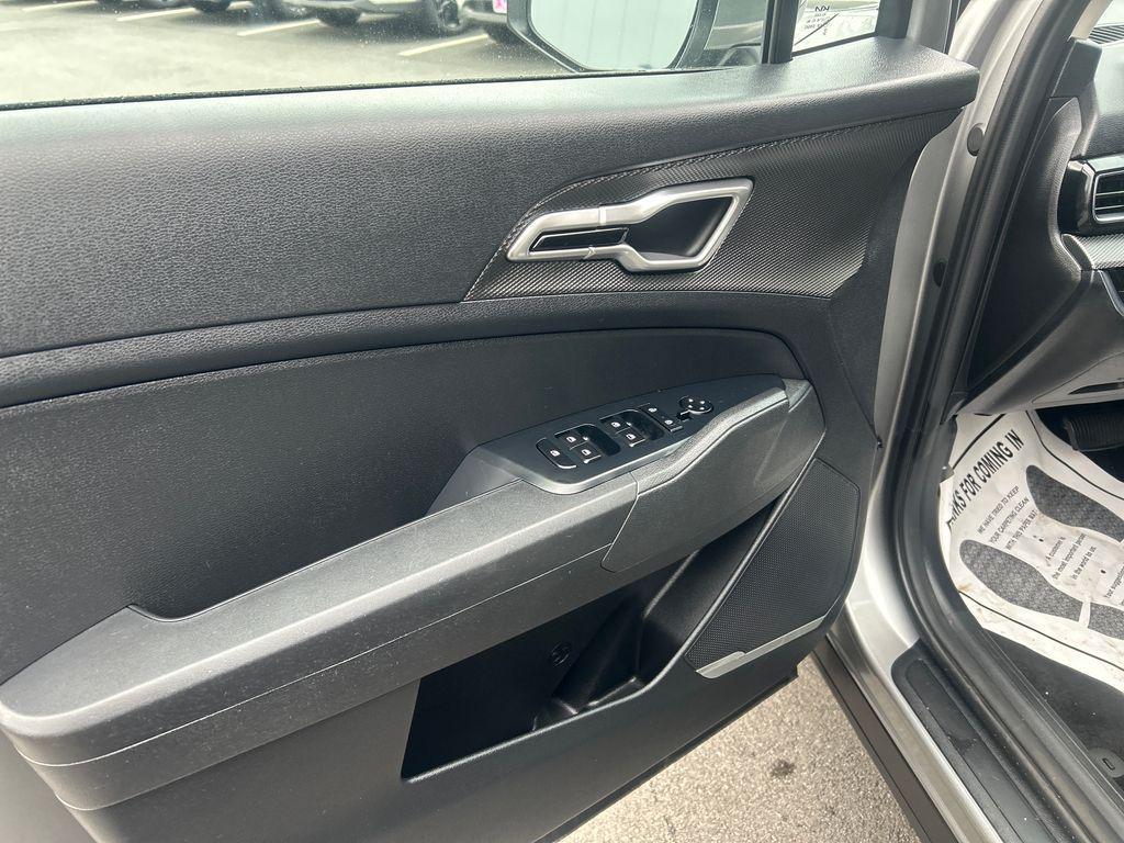 used 2023 Kia Sportage Hybrid car, priced at $24,000