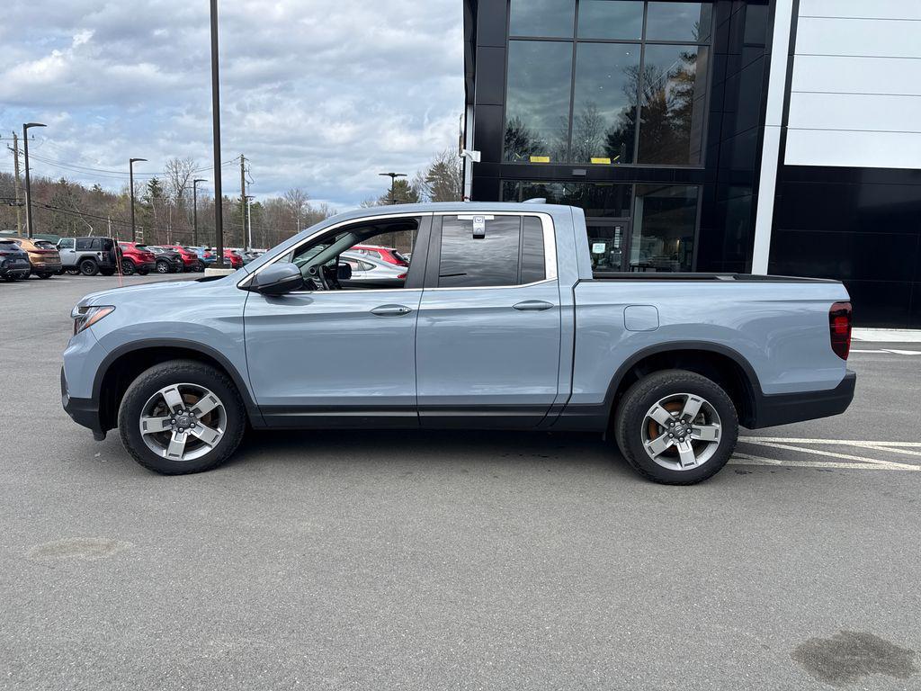 used 2024 Honda Ridgeline car, priced at $35,000