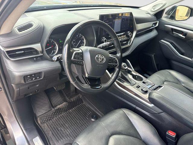 used 2021 Toyota Highlander car, priced at $29,000
