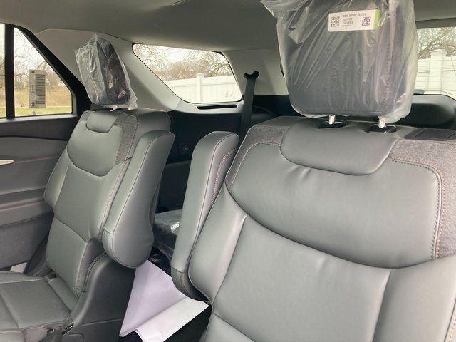 new 2025 Ford Explorer car, priced at $45,302