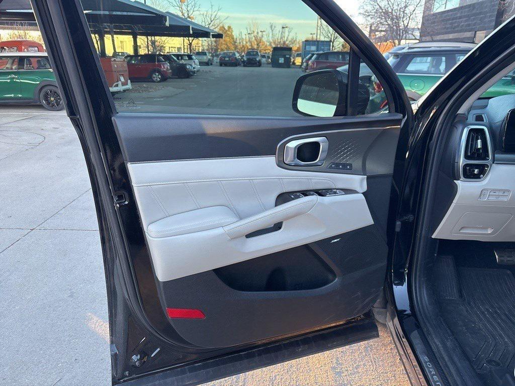 used 2023 Kia Sorento Hybrid car, priced at $32,210