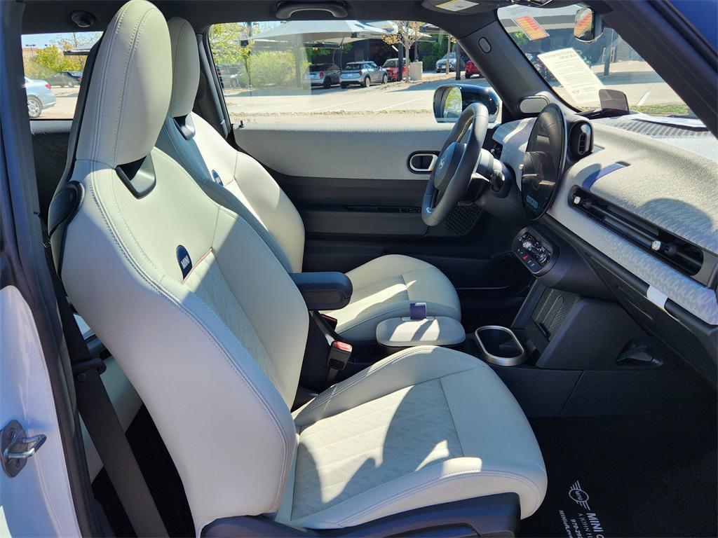 used 2025 MINI Hardtop car, priced at $29,199