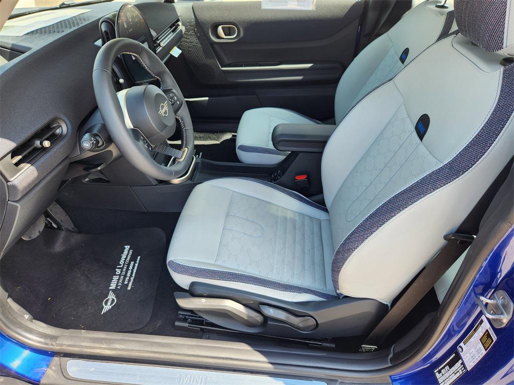 used 2025 MINI Hardtop car, priced at $28,199