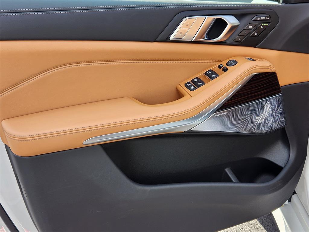 new 2026 BMW X7 car, priced at $103,974